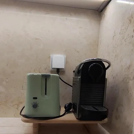 Grande Com Varanda, Wc Partilhado * Lisbon