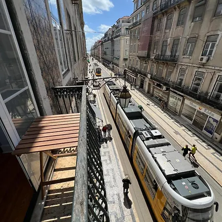 Pensión Quarto Grande Com Varanda, Wc Partilhado *